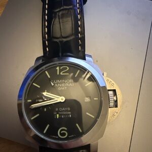 Automatic Watch – Stainless Steel
GMT with Black Dial